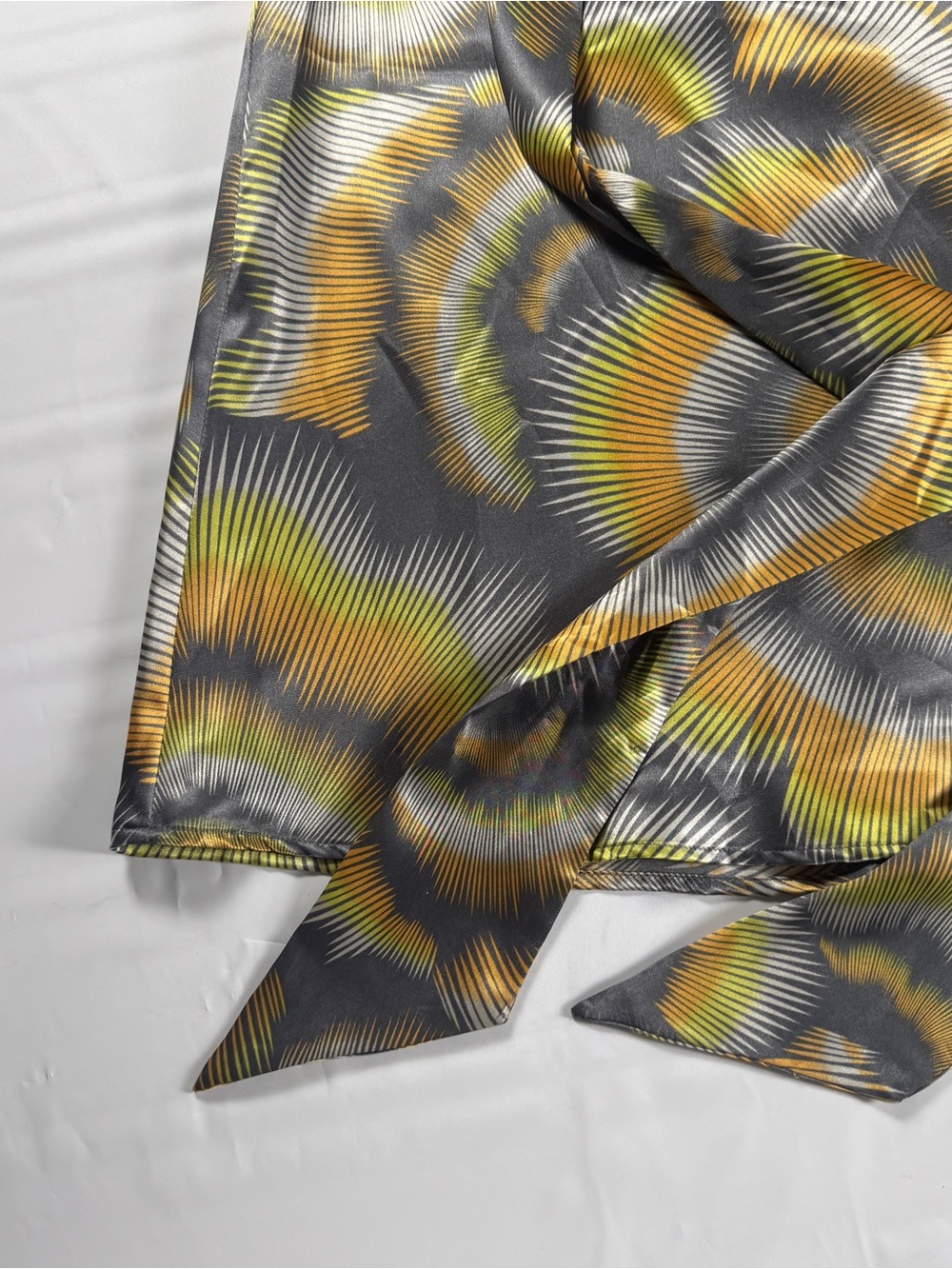BCBGMAXAZRIA Suzy Dress Womens M Satin Gray Yellow Sunburst Caftan Kimono NWI - Picture 7 of 12